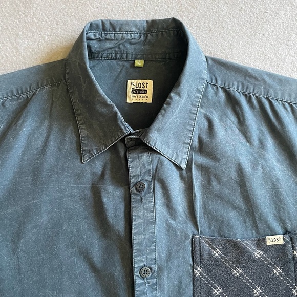 Lost Men’s Casual Button-Up Shirt Blue Cotton Size Large Pocket Hemmed Sleeves - Picture 2 of 5